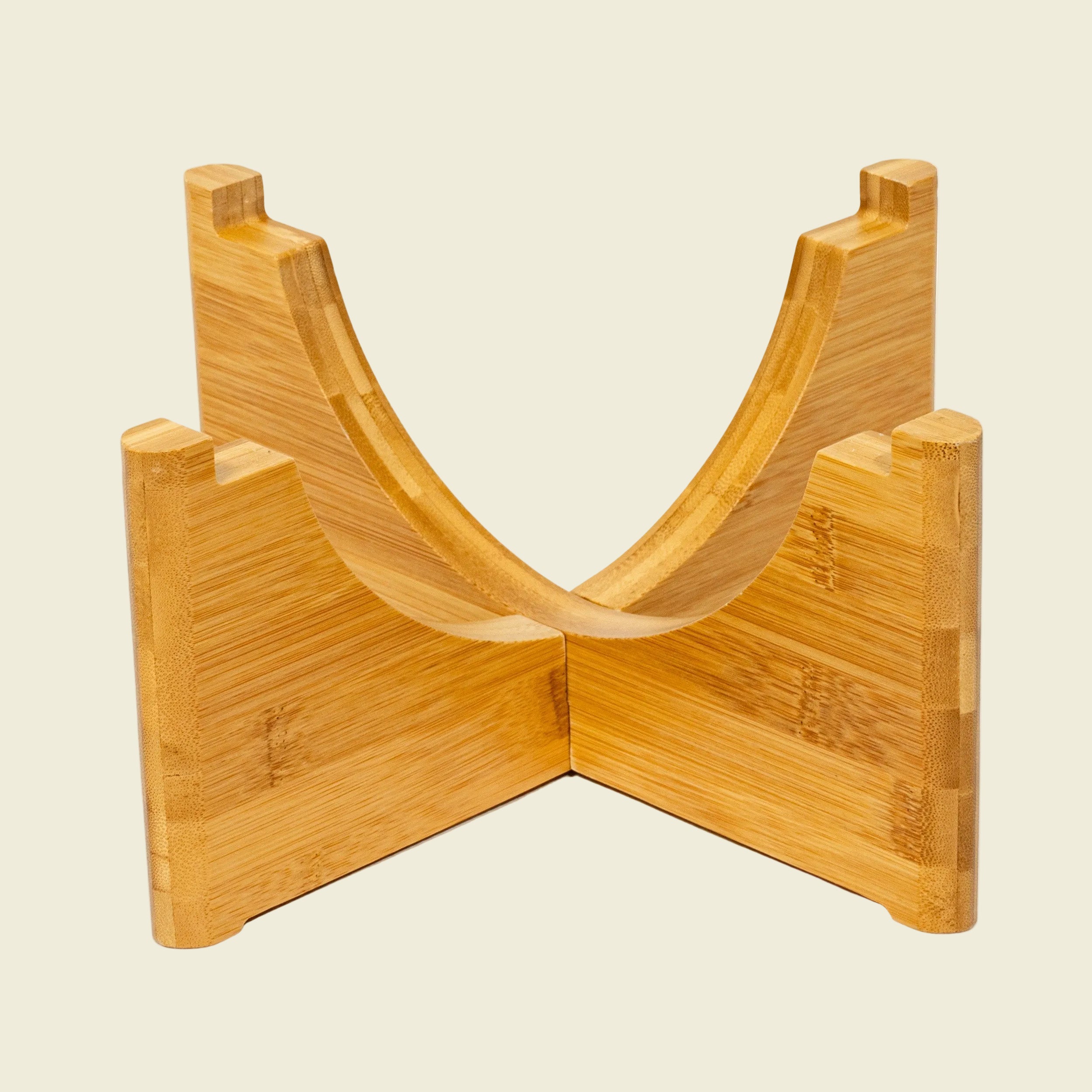 Closeup of the bamboo stands for the Santevia Glass Water System