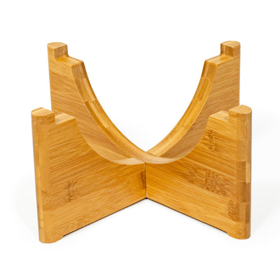 Closeup of the bamboo stands for the Santevia Glass Water System